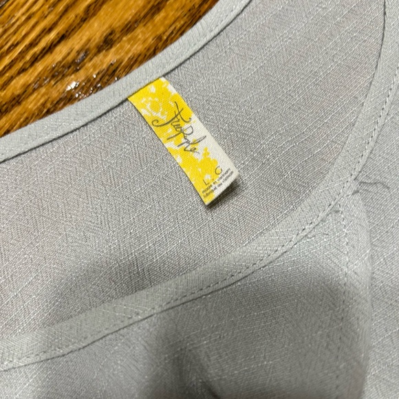 Free People light green women’s top.  Size Large.  New with tag. - Picture 4 of 11